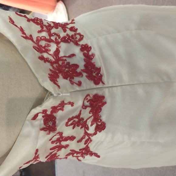 Red and white prom dress - Picture 5 of 9